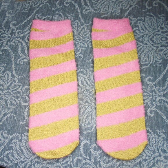 Pink & Gold Slipper Socks, NWOT, Warm Fuzzy Sox with Metallic Gold - Picture 2 of 7